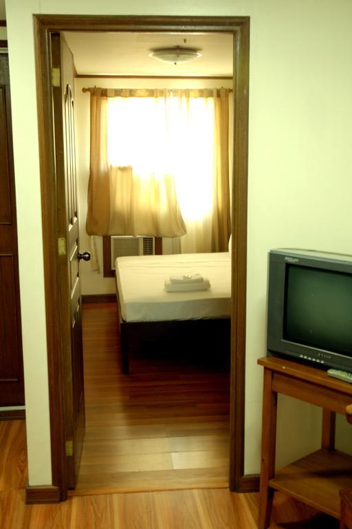 Hotel Isabelle Royale Makati Makati City Zewnętrze zdjęcie