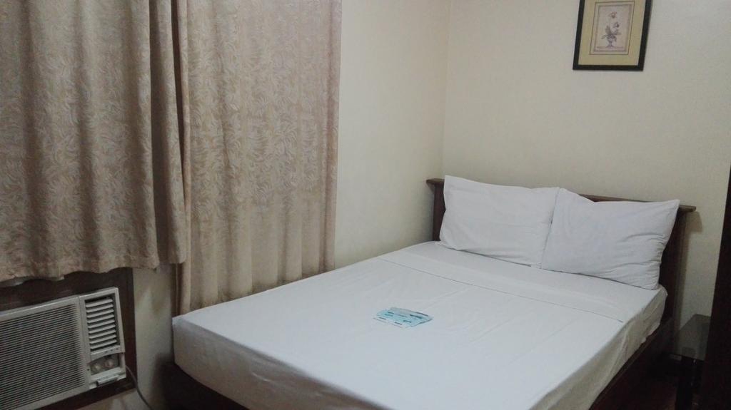 Hotel Isabelle Royale Makati Makati City Zewnętrze zdjęcie